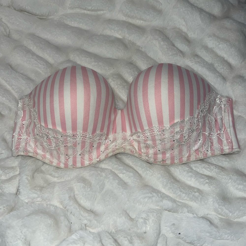 Victoria’s Secret strapless bra size 36D